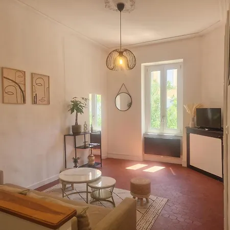 A 100m Des Barques Appartement